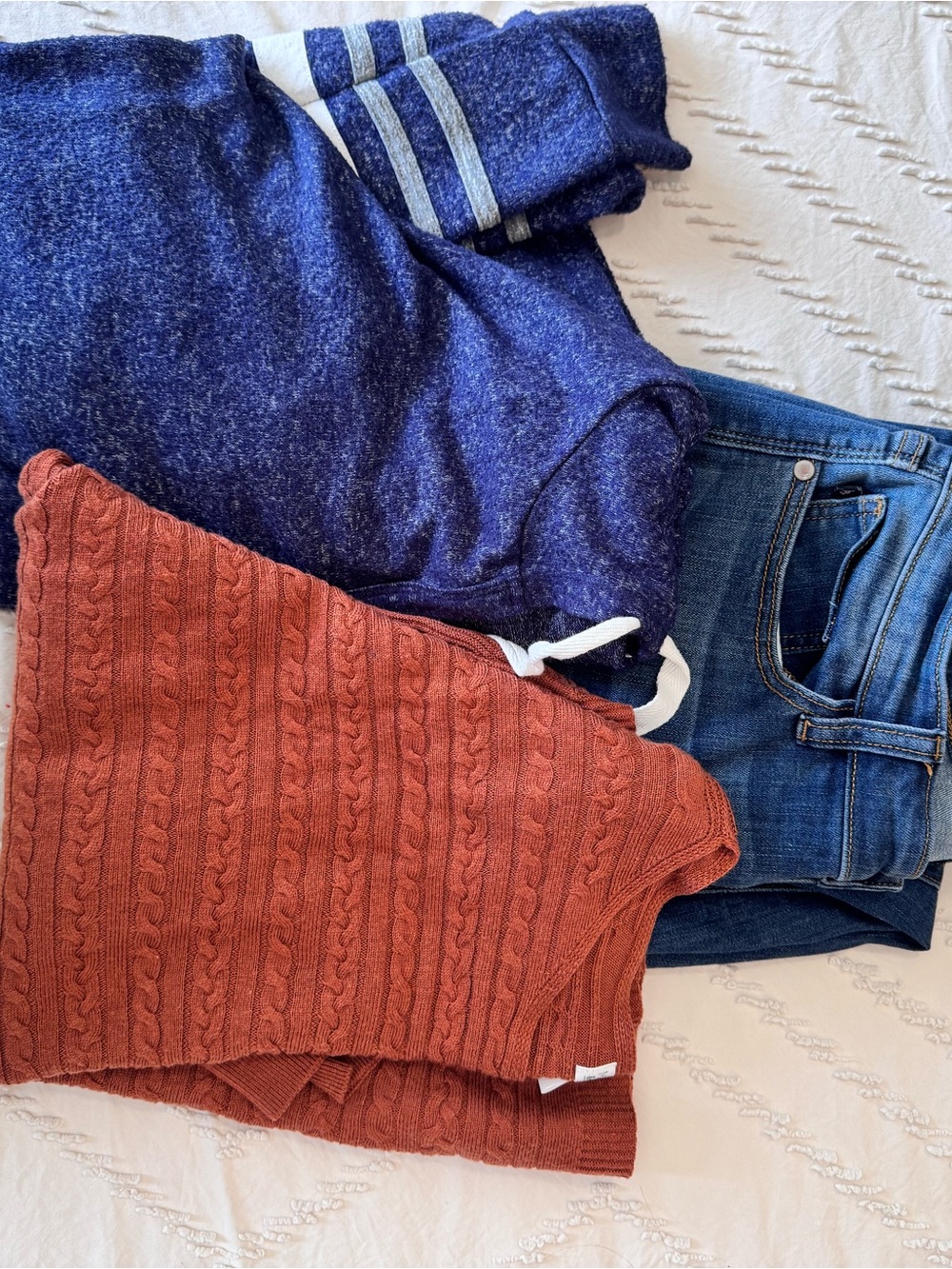 Women’s set: Jeans + 2 tops